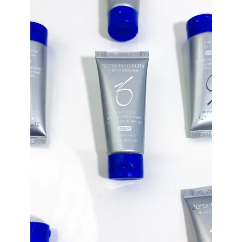 Kem Chống Nắng Dành Cho Da Dầu Zo SMART TONE BROAD SPECTRUM SPF50 (20ml/50ml)