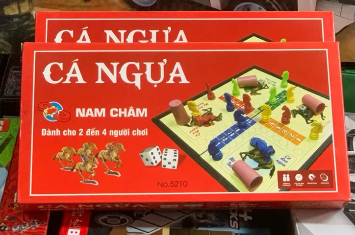 Bộ cờ cá ngựa nam châm 5210 dành cho 2 đến 4 người chơi