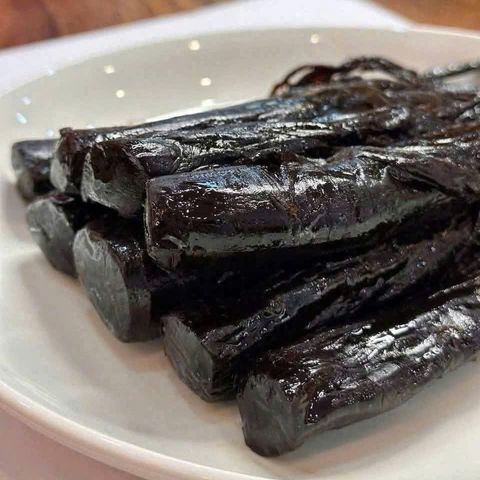 SÂM TẨM MẬT ONG NGUYÊN CỦ 6 NĂM TUỔI 500G