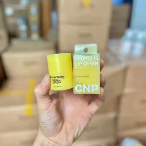 DƯỠNG MÔI KEO ONG CNP Propolis Lipcerin 15ml