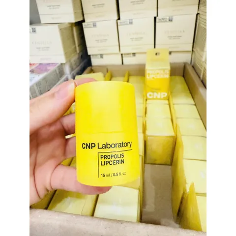 DƯỠNG MÔI KEO ONG CNP Propolis Lipcerin 15ml