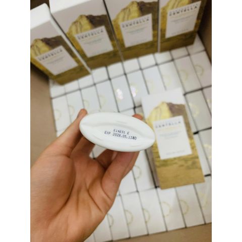 Kem chống nắng SKIN1004 Madagascar Centella Air-Fit SunCream Plus SPF50+ PA++++ 50ml an toàn cho da dầu mụn