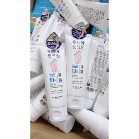 KEM DƯỠNG DA CHÂN DAISO 100ML