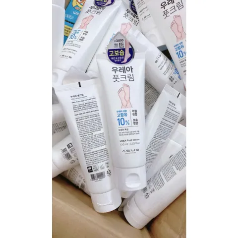 KEM DƯỠNG DA CHÂN DAISO 100ML
