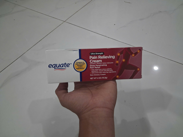 Kem xoa bóp Equate Pain Relieving Cream - 113gram