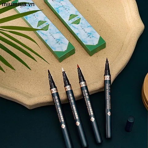 HOT Bút Kẻ Mắt ngày thu Gỗ Thông Suake Pine Smoke Eyeliner