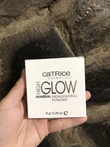 Phấn highlight bắt sáng Catrice High Glow Mineral Highlighting Light Infusion