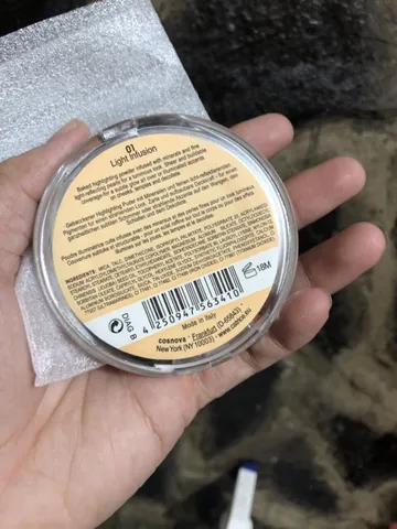 Phấn highlight bắt sáng Catrice High Glow Mineral Highlighting Light Infusion