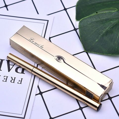 Bút kẻ mắt giúp bạn luôn xinh đẹp mỗi ngày