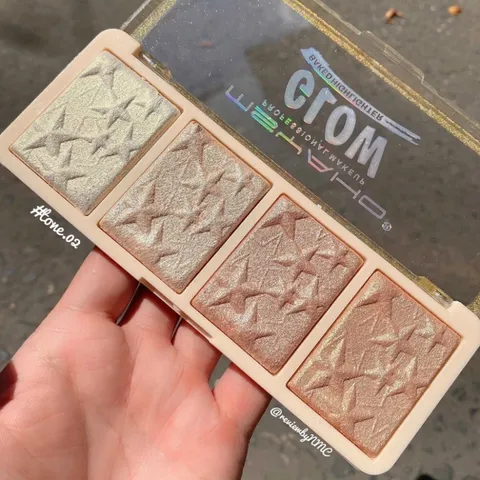 Má hồng Bắt sáng ánh nhũ Crystal Glow