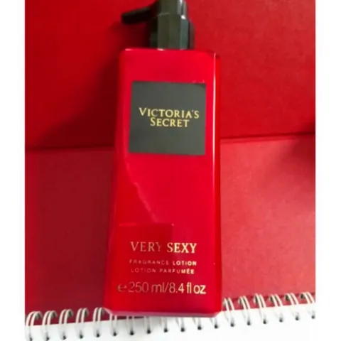 Kem dưỡng thể Victoria’s Secret Very sexy 250ml Mỹ