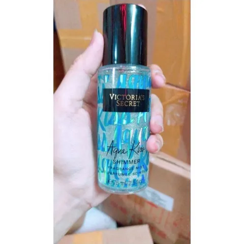 Xịt thơm Vic 75ml US rất thơm nhiều mùi
