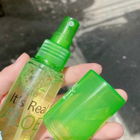 Xịt khóa nền trang điểm Nha Đam Karite Real Aloe 110ml