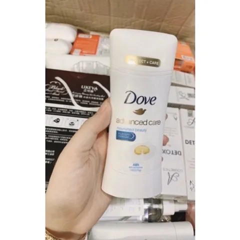Lăn khử mùi Dove Advanced Care 48h giúp loại bỏ mùi hôi và chống ẩm ướt 74g