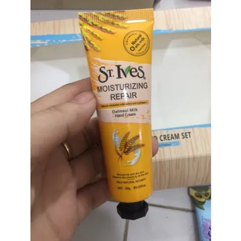Kem dưỡng da tay hoa quả Stives Mild Natural 30ml