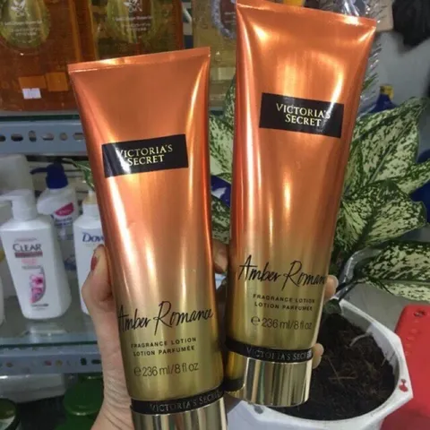 Dưỡng thể nước hoa Victoria Secret Amber Romance Fragrance Lotion