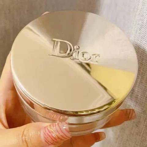 Phấn phủ bột  Capture Totale Compact chính hãng tone tự nhiên che phủ tốt mềm mịn (hộp vàng mẫu mới)