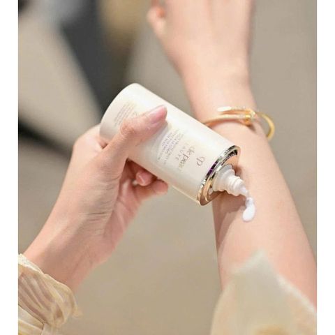 (100ml) Kem chống nắng CLE DE PEAU BEAUTE UV PROTECTIVE CREAM FOR BODY 100ml