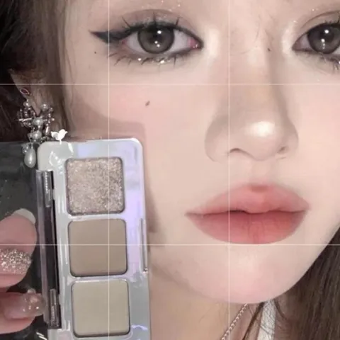 HOT Bảng Phấn Mắt 4 Màu Ánh Kim Chống nước thon thả Tiện Dụng