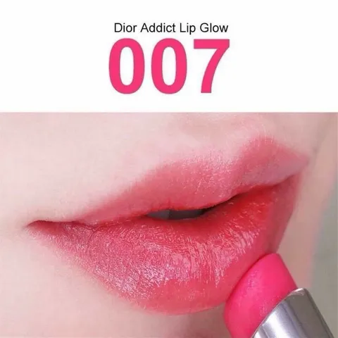 Son Dưỡng Di.or Lip Glow - Màu 007 Raspberry – một sắc son hồng tươi tắn, mê hoặc mọi ánh nhìn