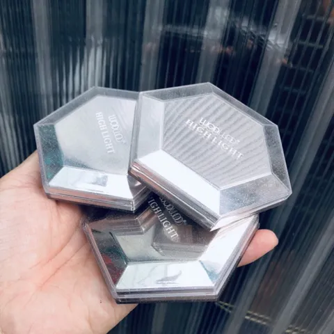 Phấn tạo khối đánh góc WodWod Highlight