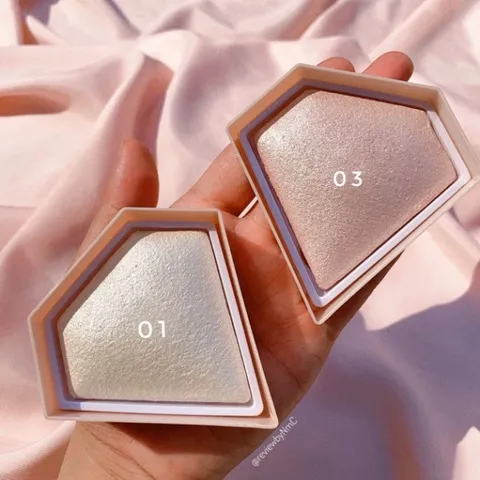 Phấn bắt sáng Kim Cương Highlight Dazzling
