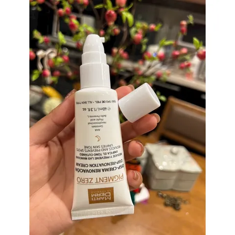 Kem giảm nám tàn nhang Martiderm loại bỏ đốm nâu sắc tố làm đều màu cho da trắng sáng 40ml