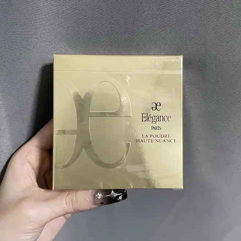 Phấn phủ Cao cấp kiềm dầu hiệu chỉnh sắc da Ele Nhật bản 27gram