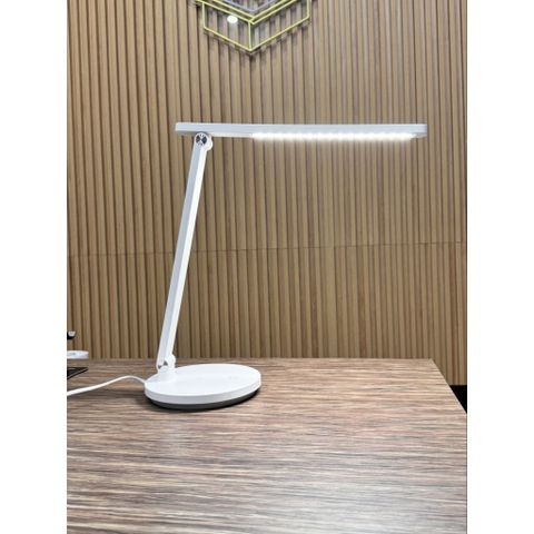 Đèn Bàn Led Đọc Sách Bảo Vệ Mắt BULL 12W Ánh Sáng Tự Nhiên AA Tiêu Chuẩn Cao Tản Nhiệt Tổ Ong
