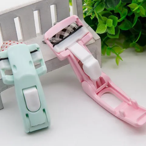 HOT Kẹp bẻ cong lông nheo 3D bằng nhựa đầu vuông chuyên dụng 759978