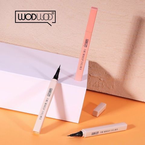 Bút Kẻ Mắt nước Với Thiết Kế Đầu Cọ Nhỏ Tiện Dụng WODWOD 760510