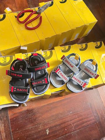 Hàng QC- Dép sandal xăng đan nhấp nháy thể thao mùa hè chống trơn trượt cho bé trai