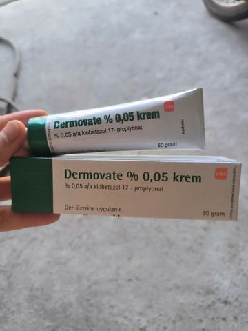 Demovate Cream kem bôi da vẩy nến á sừng tuýp 50g