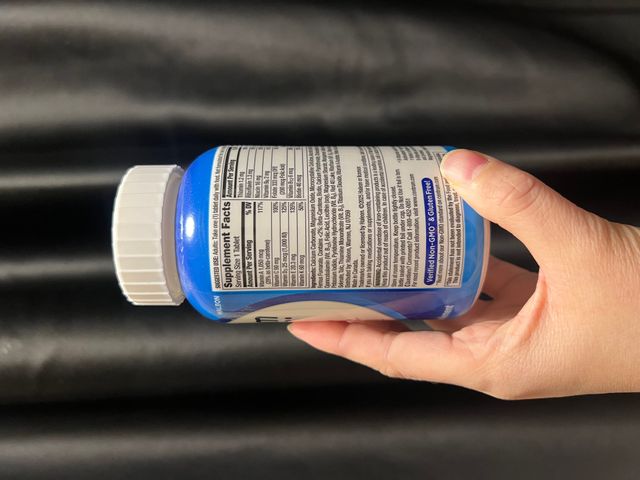 vitamin tổng hợp dành cho nam trên 50 tuổi centrum men 200 viên