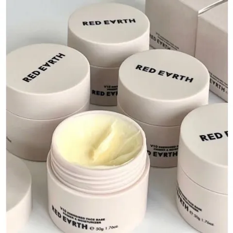 Kem Lót Red Earth V10 Energised Face Base 50g - Cấp Ẩm, Làm Mềm Và Mịn Da