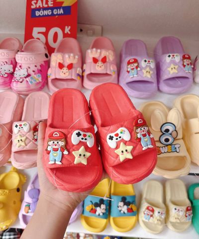 Dép bánh mì hoạt hình vui nhộn cute đáng yêu chống trơn trượt mùa hè cho bé gái