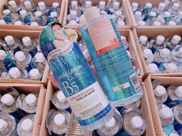 Nước Tẩy Trang Eveline Hyaluron Clinic B5 Cấp Ẩm 500ml