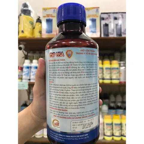 Thuốc diệt muỗi CYP USA, mùi nhẹ, không kích ứng, bám dính tồn lưu, không phản ứng phụ, nguyên liệu từ Mĩ, chai 1 lít
