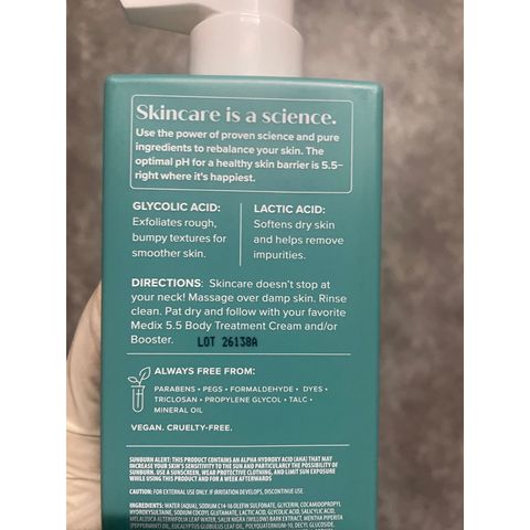 [Mỹ] Sữa tắm Glycolic AHA + Lactic Acid MEDIX 5.5 tẩy tế bào chết Body & Face Wash 444ml