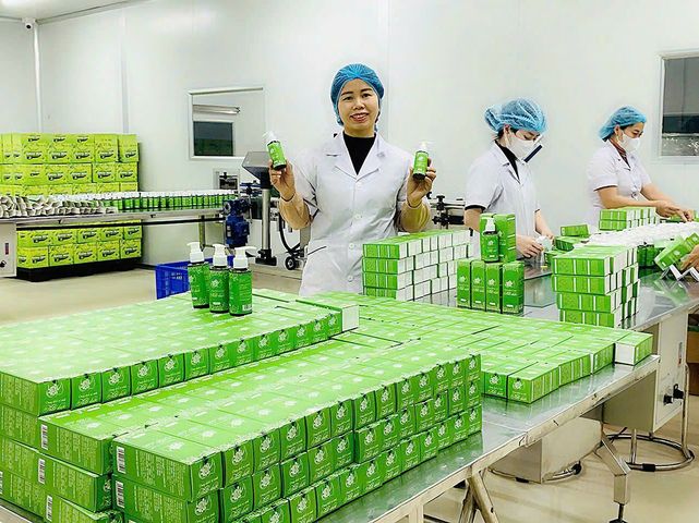 Dung dịch vệ sinh hỗ trợ nấm ngứa và sáng hồng vùng kín hàng chính hãng