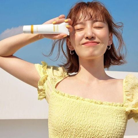 (Móp hộp) Kem chống nắng dưỡng sáng Laneige Radian C Sun Cream SPF50 - Fullsize 50ml Chính Hãng