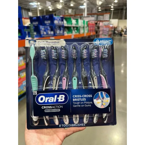 [ HỎA TỐC] Bàn chải đánh răng Oral-B Cross Action Pro Advanced Vỉ 8 cây (Medium)