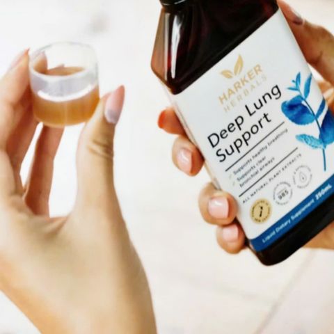 Siro Bổ Phổi Harker Herbals Deep Lung Support 250 mL - Hỗ Trợ Tăng Cường Đường Hô Hấp - Kháng Viêm - Giảm Ho - Giải Pháp Chăm Sóc Chuyên Sâu cho Phổi  - S/P Chuẩn New Zealand
