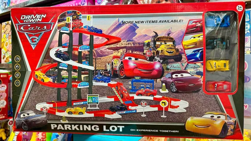 Đồ Chơi Lắp Ghép Mô Hình Bãi Đỗ Xe Ô Tô Cars McQueen Có Đường Trượt Xoắn Ốc 553-123