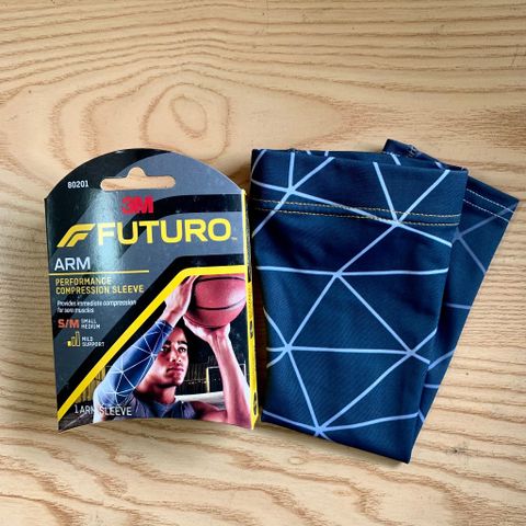 Băng hỗ trợ vùng cánh tay thể thao 3M Futuro 80201EN size S/M - Hộp 1 chiếc | Thương hiệu Mỹ