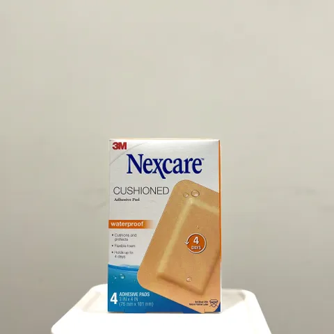 Hộp 4 miếng gạc vô trùng chống thấm nước Nexcare 3M AWP34, 7,6 x 10,1cm, sản xuất tại Mỹ