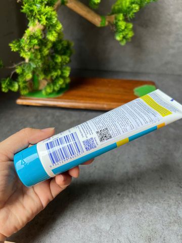 Kem chống nắng Cancer Council Sport Sunscreen Dry Touch & Sweat Resistant Lotion SPF 50+, dung tích 110ml.