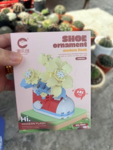 Bộ lắp ráp Hoa Nhựa hình chiếc giày