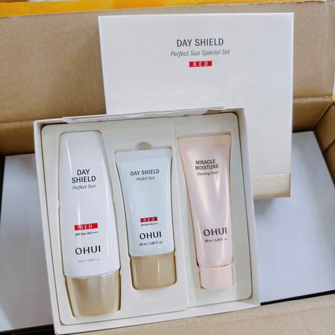 SET CHỐNG NẮNG DAY SHIELD PERFECT SUN BLACK/ RED SPF 50+/ PA++++ 3 món