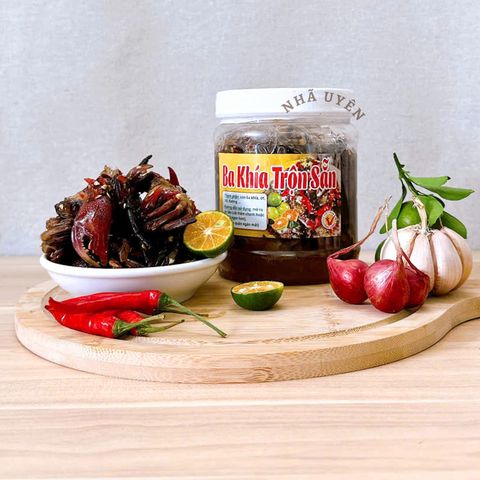 Ba Khía Trộn Tỏi Ớt  LỌ 650G,ủ bằng đường thốt nốt, Đặc Sản Miền Tây , đơn 800k tặng quà